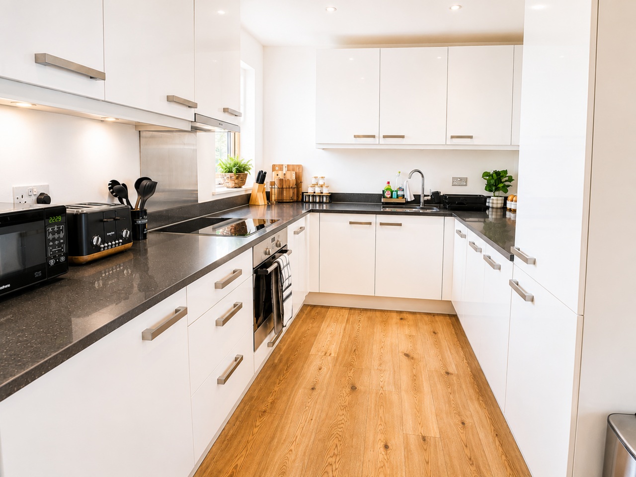 3 Bed Flat, Cotherstone Court, E2 photo 2