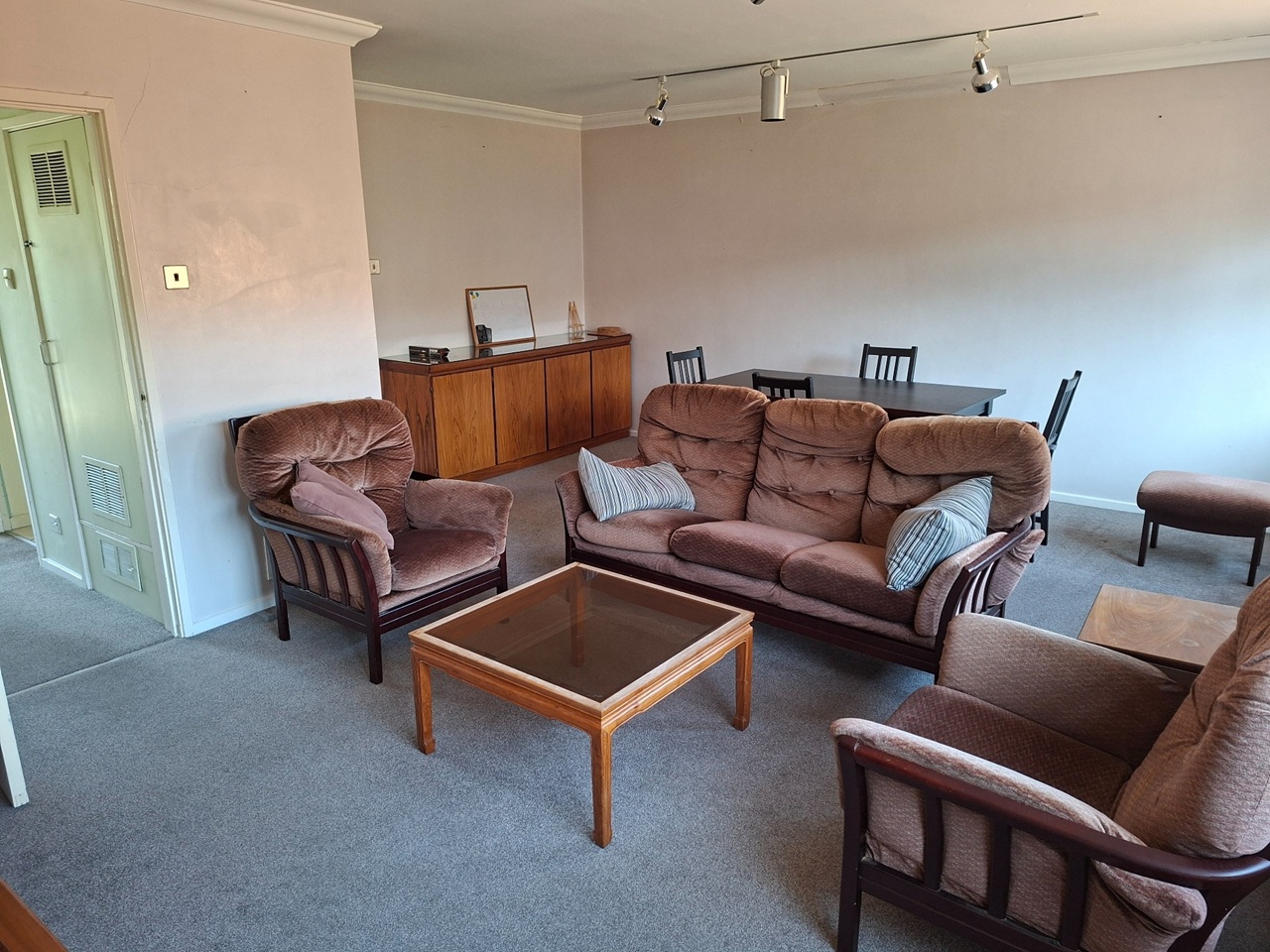 5 Bed End Terrace, Beverley Way, CB2 photo 2