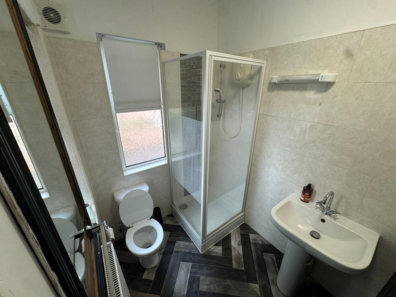 2 Bed Flat, Raleigh St, NG7 photo 4