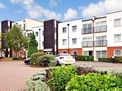 2 Bed Flat, Buffers Lane, KT22