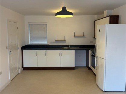 Studio Flat, Grassendale Avenue, PL2