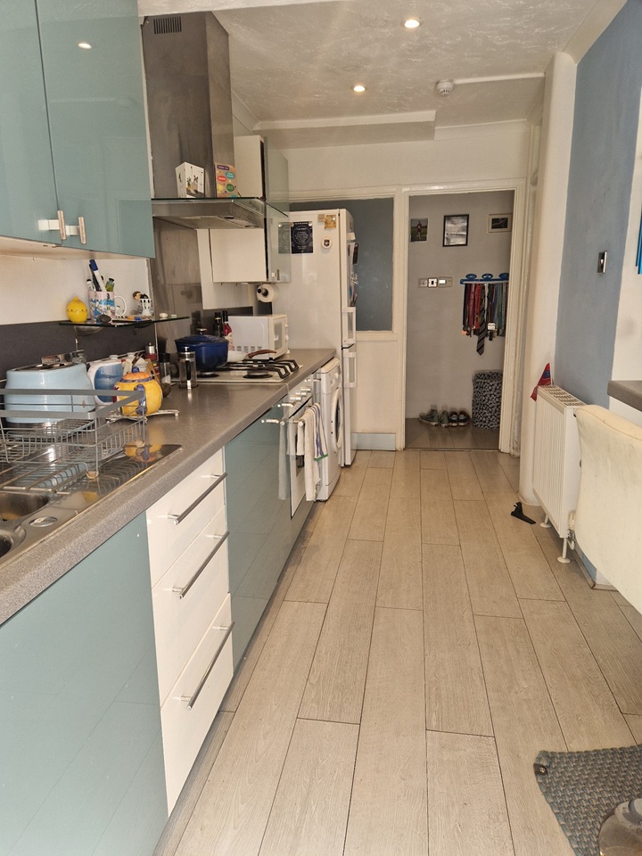 1 Bed Flat, Funky Garden, BN1 photo 2