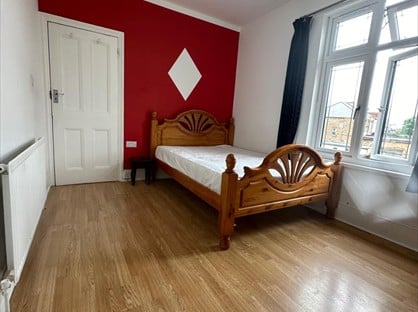 Room in a Shared House, Gantshill Crescent, IG2