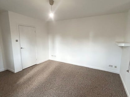 2 Bed Flat, St Michael's Court, E14