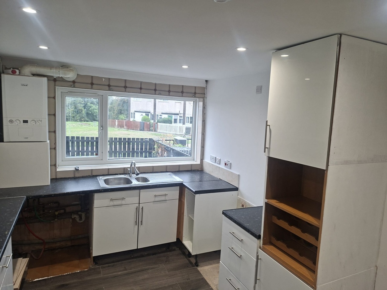 3 Bed Terraced House, Dulverton Place, LS11
