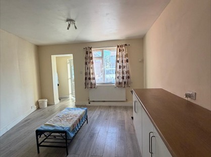 2 Bed Maisonette, Longhook Gardens, UB5