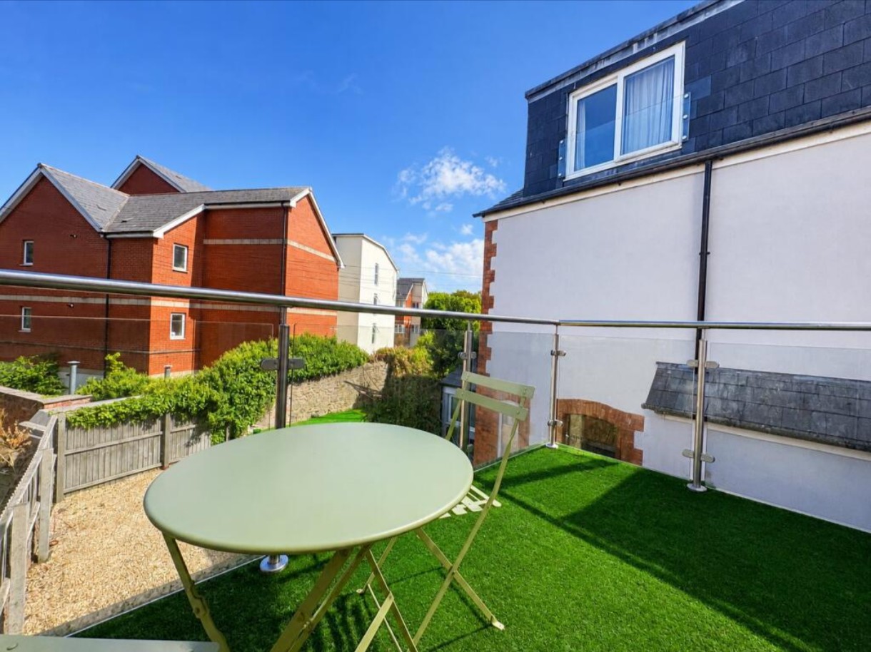 Studio Flat, Connaught Road, CF24 photo 2