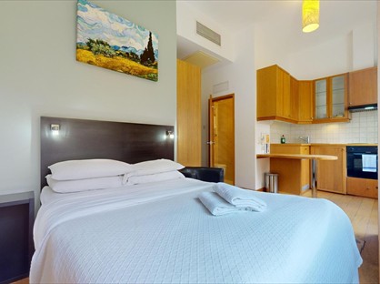 Studio Flat, Cartwright Gardens, WC1H