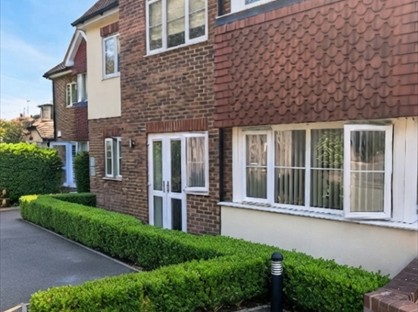 2 Bed Flat, Chipstead, CR5