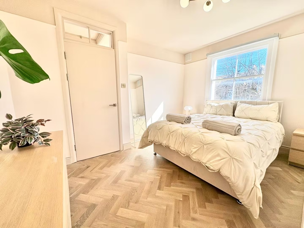 1 Bed Flat, Chesterton Road, W10 photo 2