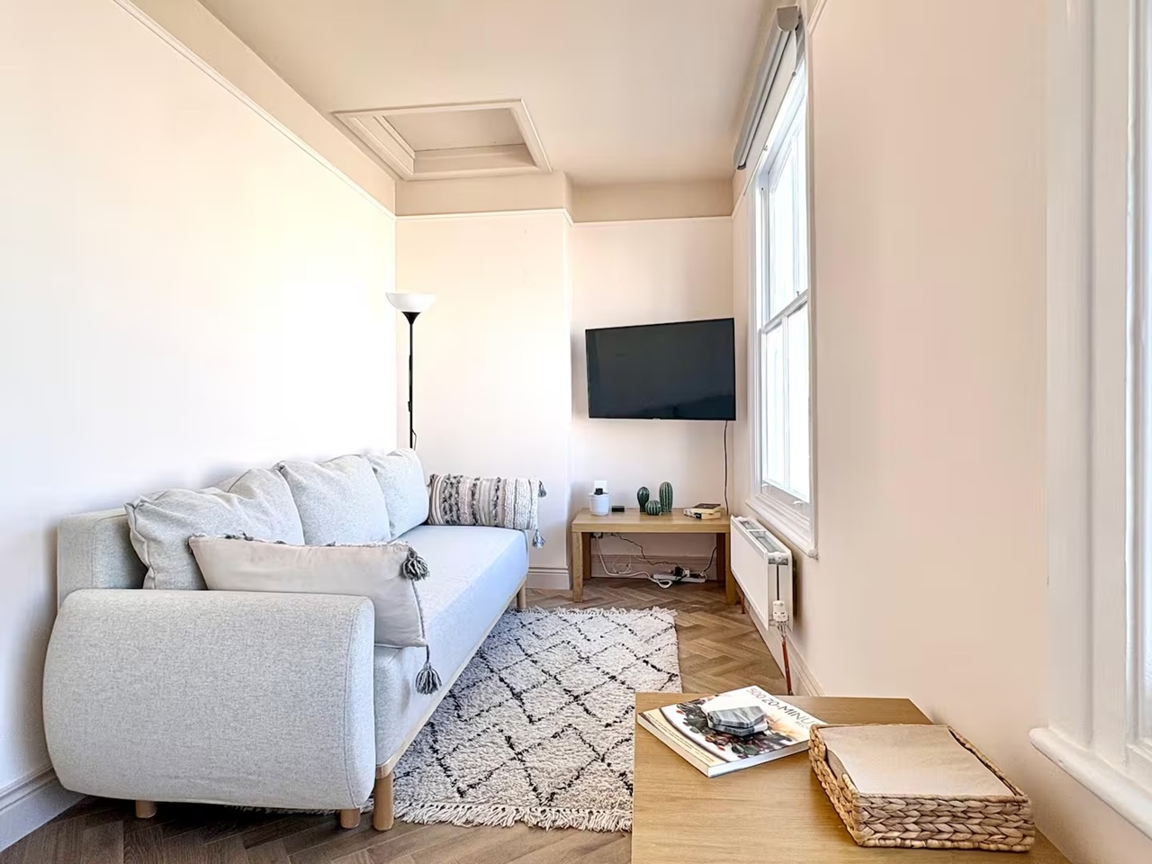 1 Bed Flat, Chesterton Road, W10 photo 5