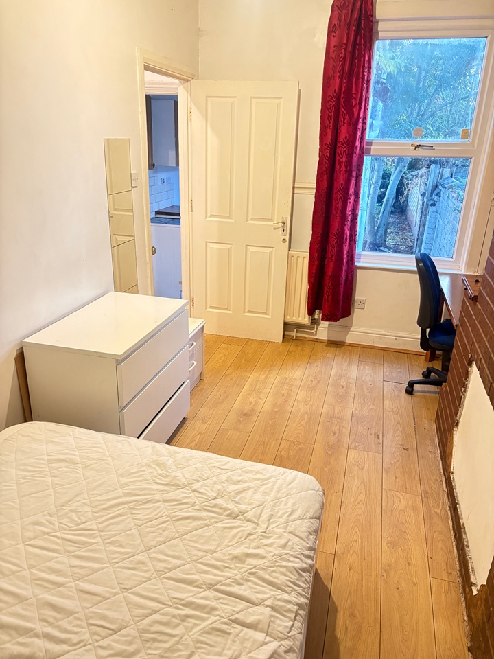 3 Bed End Terrace, Terry Road, CV1 photo 2