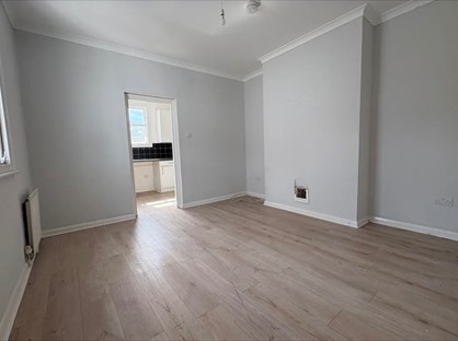 1 Bed Flat, High St, BR1