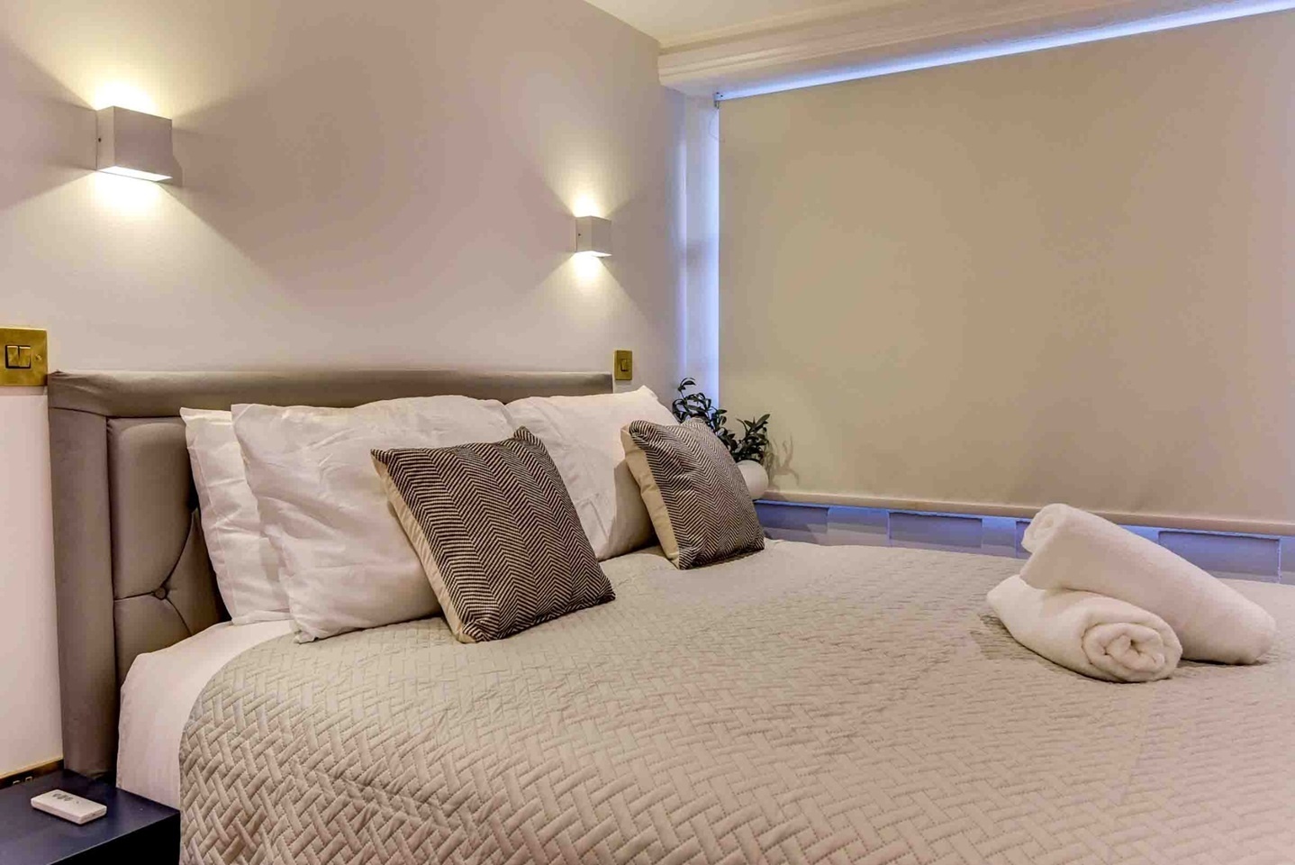2 Bed Flat, Marine Square, BN2 photo 3