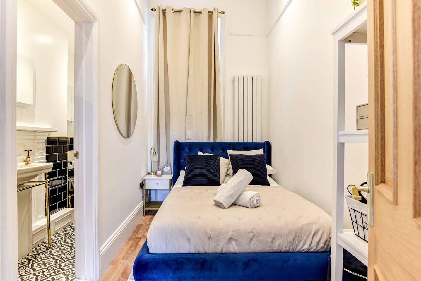 1 Bed Flat, Marine Square, BN2 photo 2