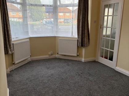 3 Bed Semi-Detached House, Colchester Road, LE5