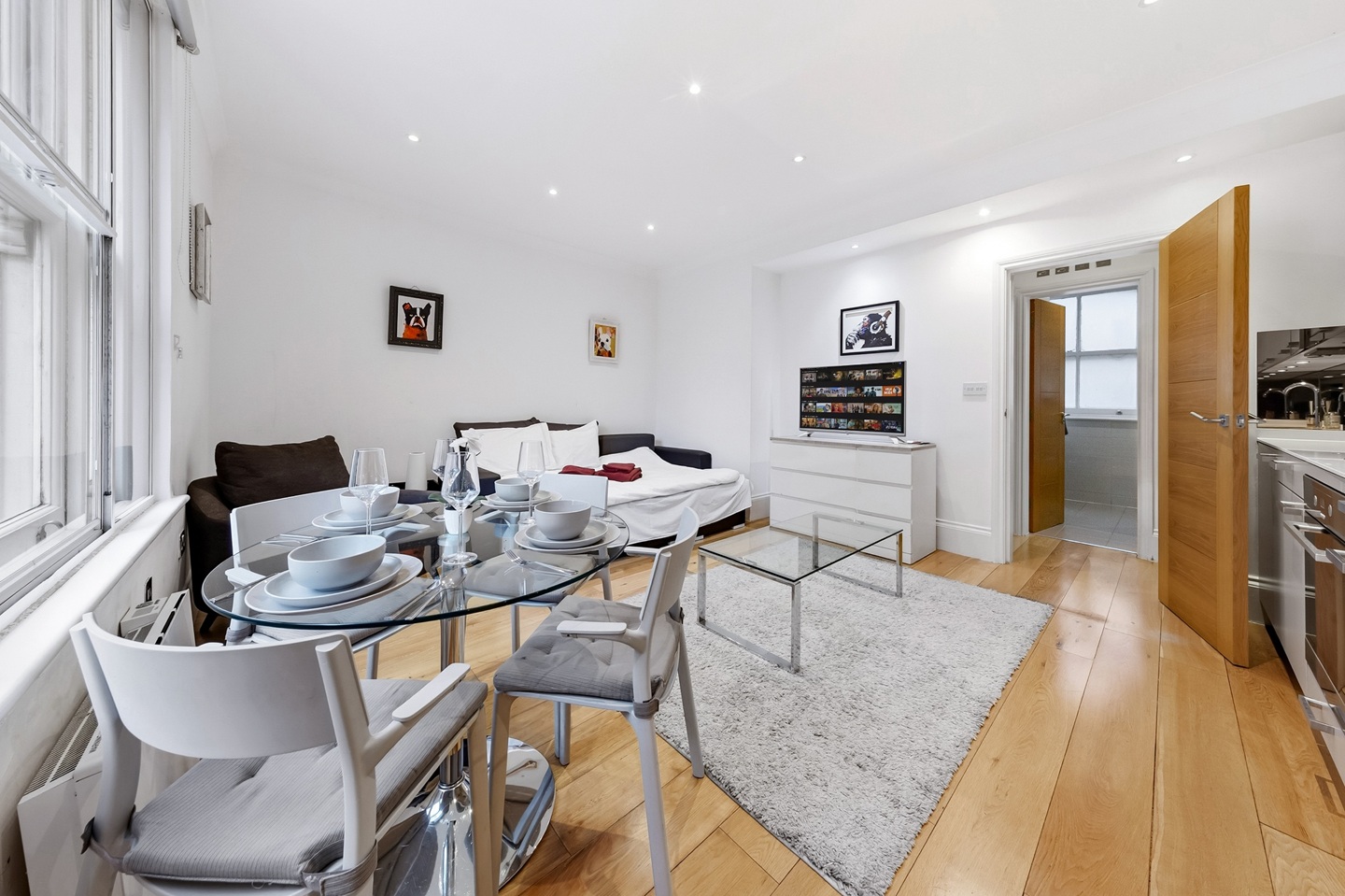 1 Bed Flat, Rupert Street, W1D photo 2
