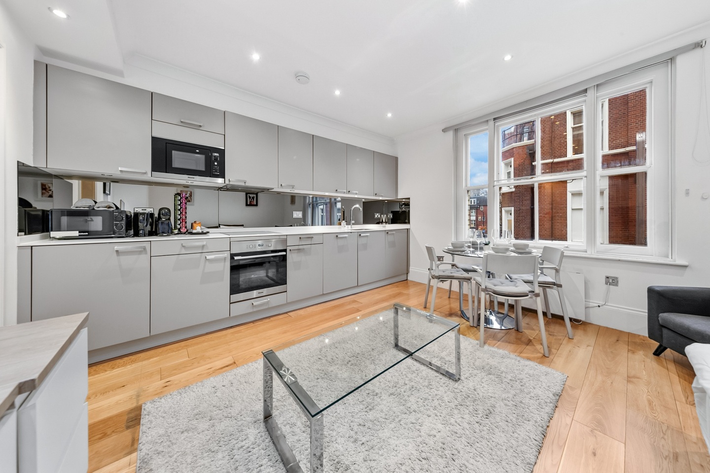 1 Bed Flat, Rupert Street, W1D photo 3