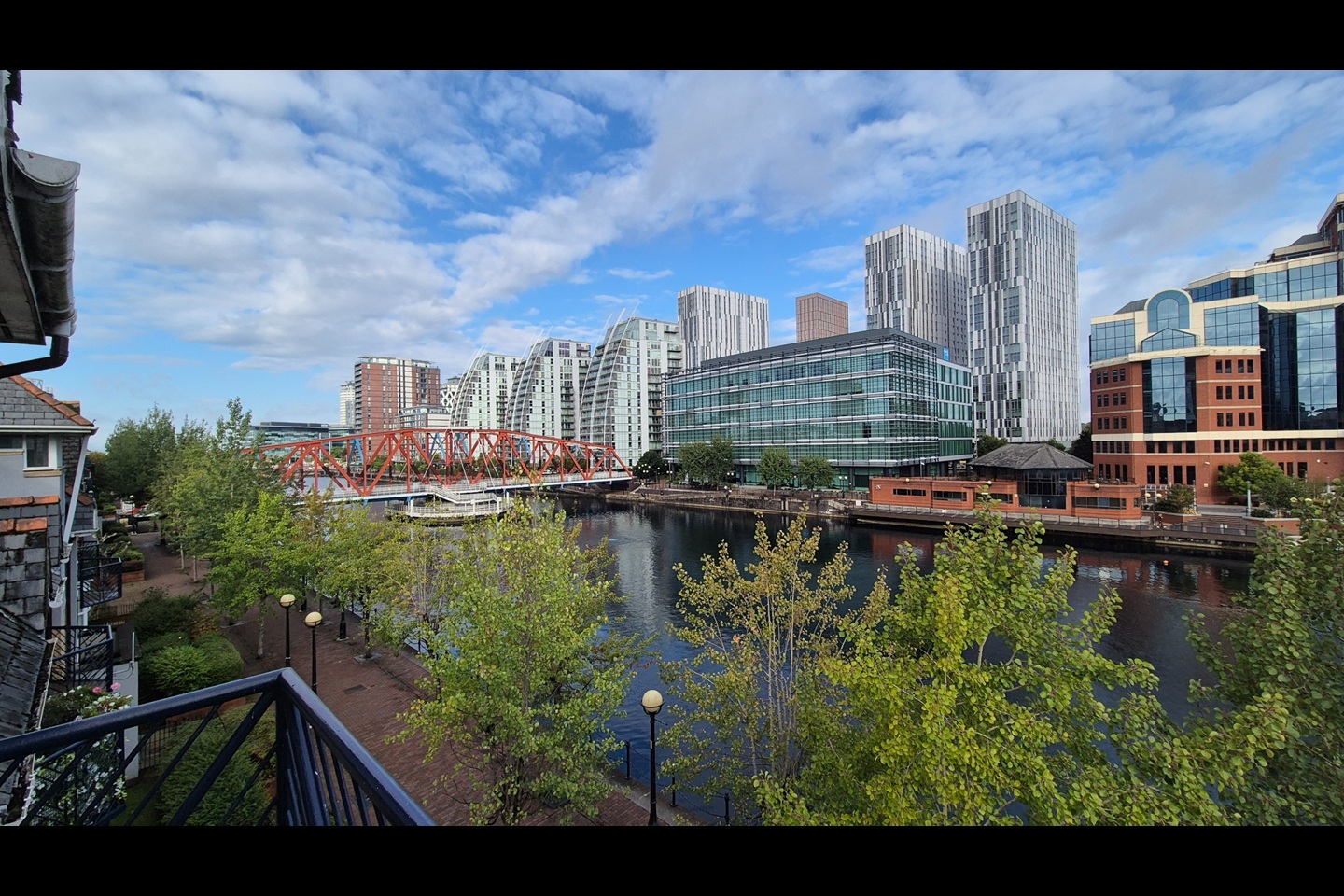 2 Bed Penthouse, Vancouver Quay, M50