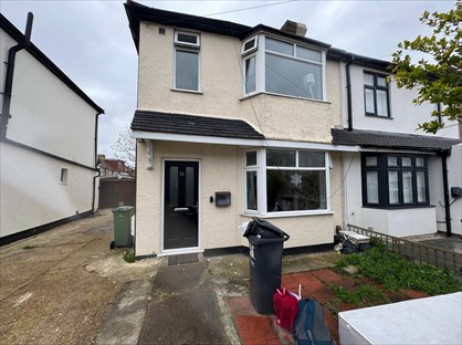 4 Bed Semi-Detached House, Kings Avenue, RM6