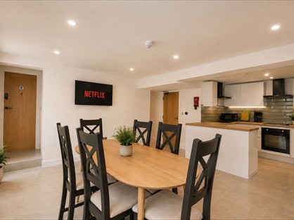 7 Bed Terraced House, Bristol Road, TA6
