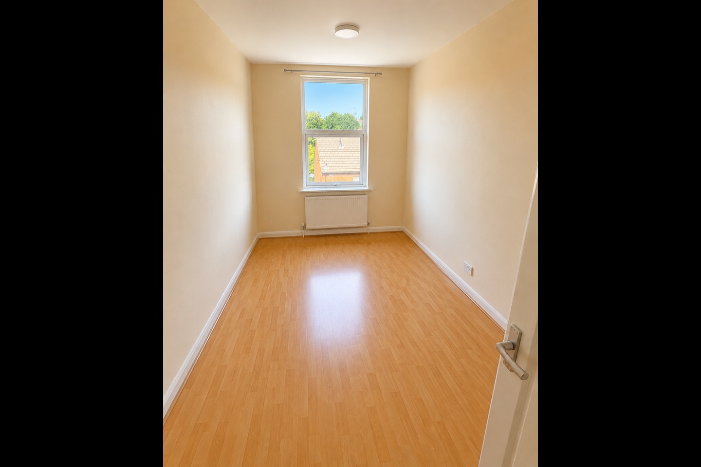 3 Bed Detached House, Thurman St, NG7 photo 5