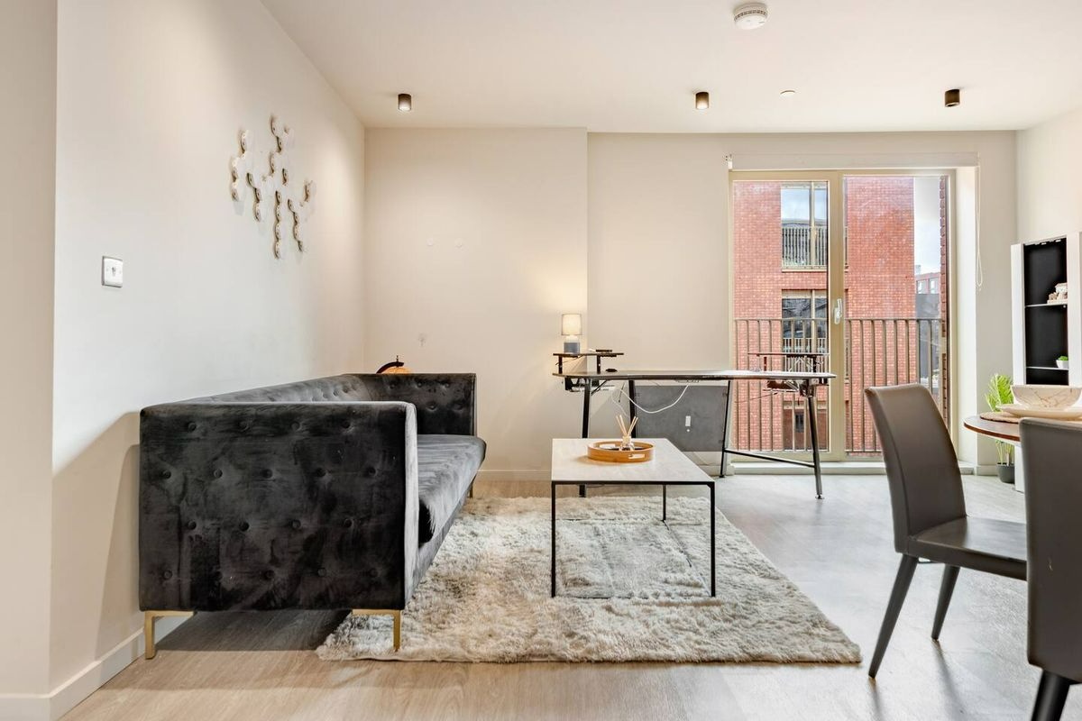 1 Bed Flat, Hulme Hall Road, M15 photo 2