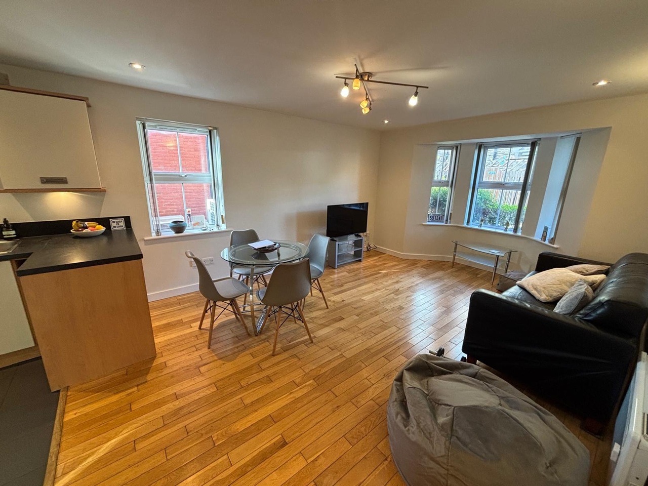 2 Bed Flat, The Junxion, LS5