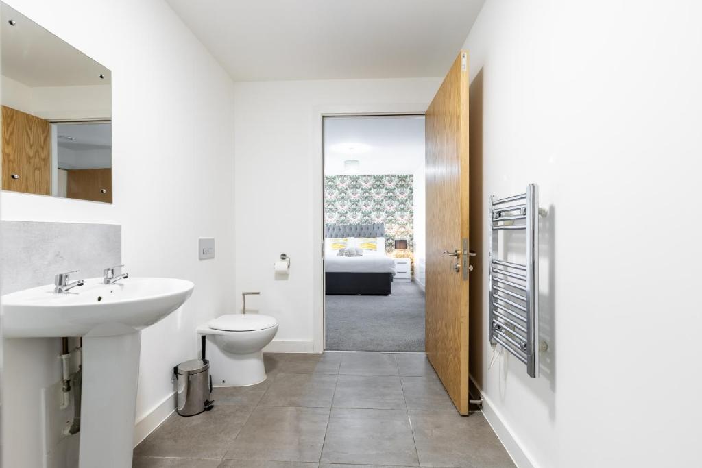 2 Bed Flat, Adeplhi Street, M3 photo 3