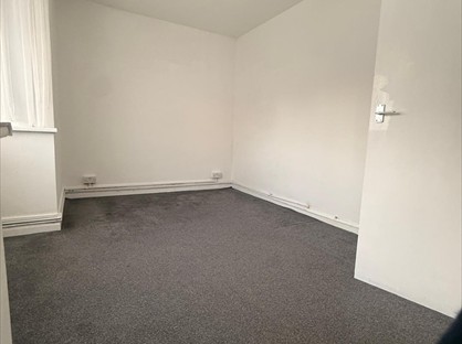 2 Bed Flat, Cherry Tree Lane, RM13