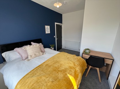 Room in a Shared House, Manchester Road East, M38
