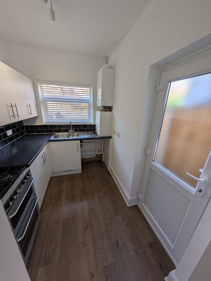 2 Bed Terraced House, Beverley St, DE24 photo 3