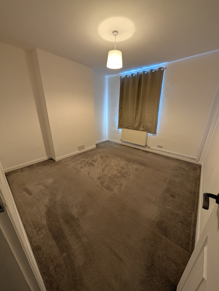 2 Bed Terraced House, Beverley St, DE24 photo 4