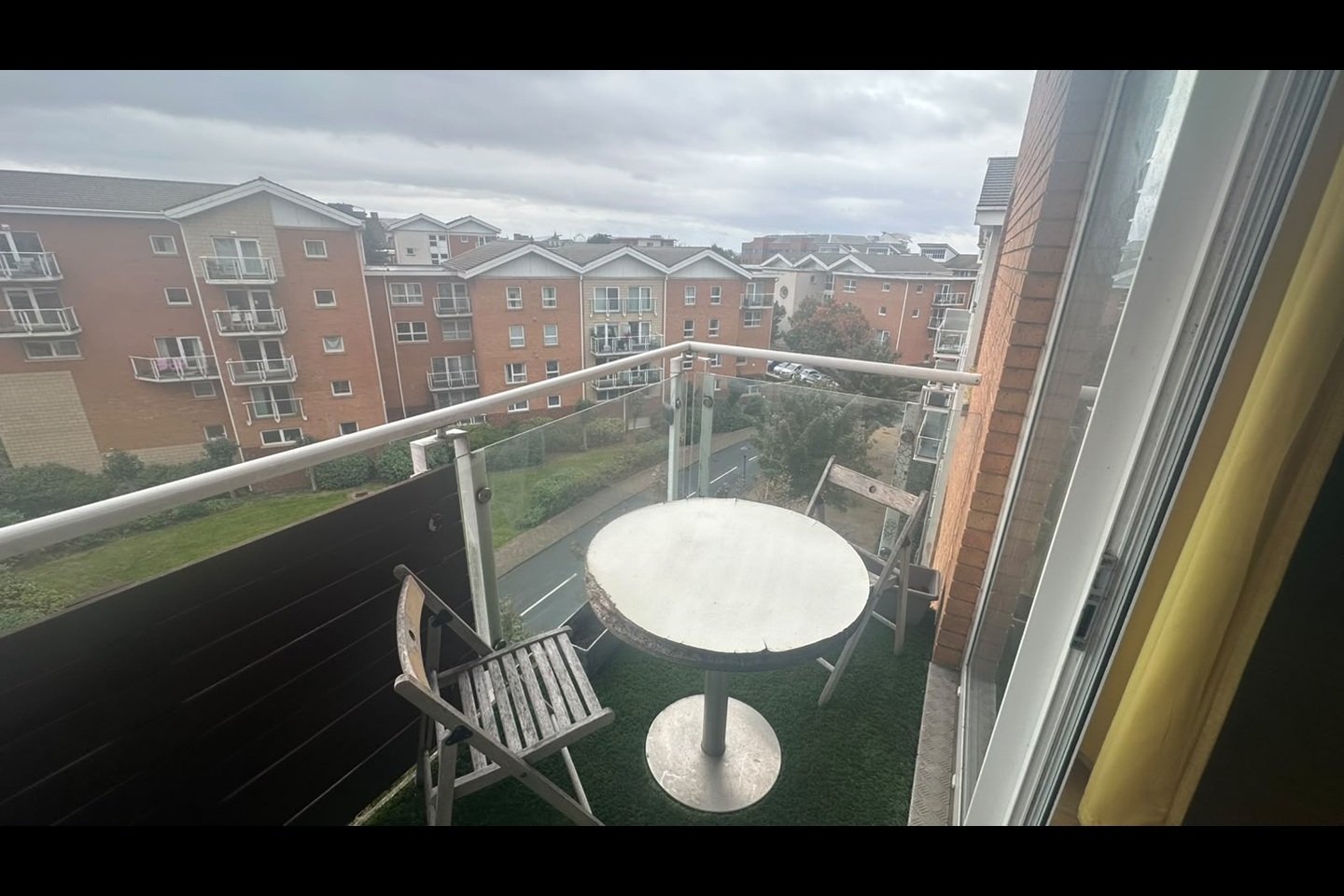 1 Bed Flat, Penstone Court, CF10 photo 2