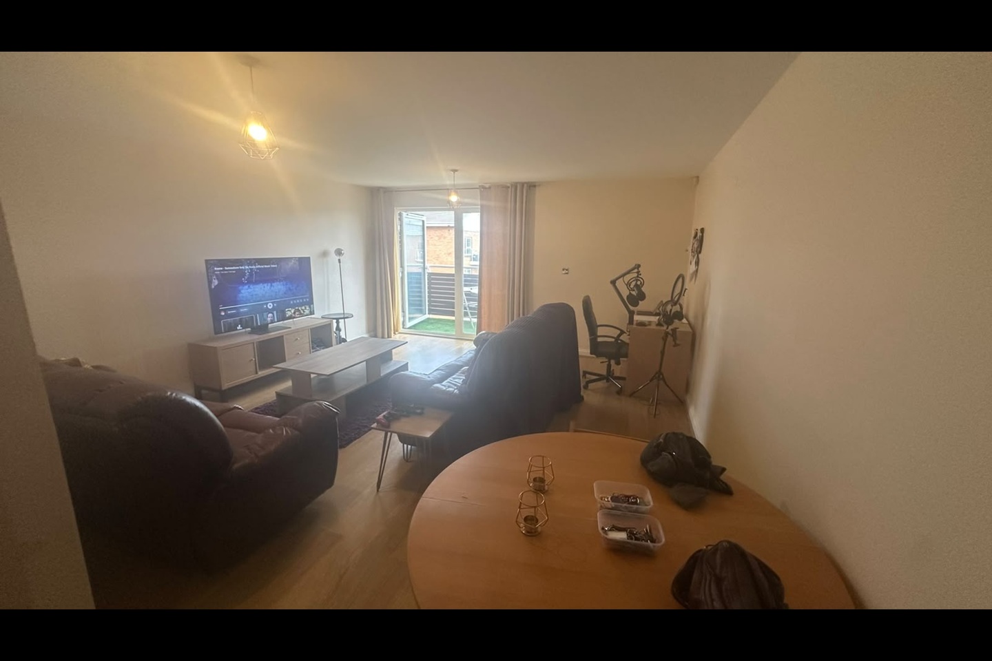 1 Bed Flat, Penstone Court, CF10 photo 5