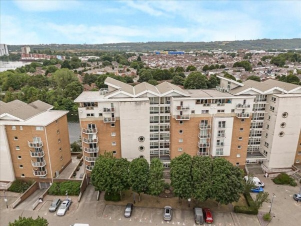 1 Bed Flat, Penstone Court, CF10