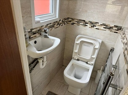 Room in a Shared House, Havering Gardens, RM6