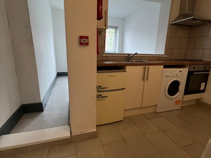 Studio Flat, Vincents Path, UB5
