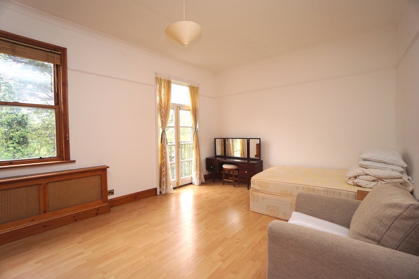 2 Bed Flat, Wray Crescent, N4 photo 3