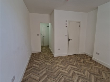 Studio Flat, Heber Road, NW2