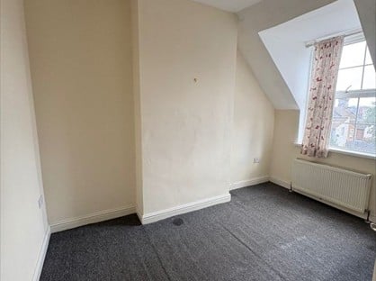 3 Bed Detached House, Blyth Place, LU1