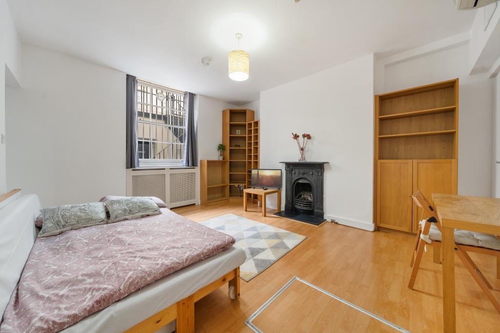Studio Flat, Gloucester St, SW1V