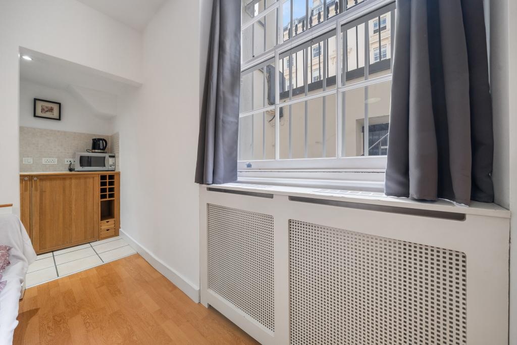 Studio Flat, Gloucester St, SW1V photo 5