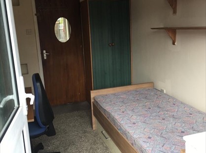 Room in a Shared House, Smith St, KT5