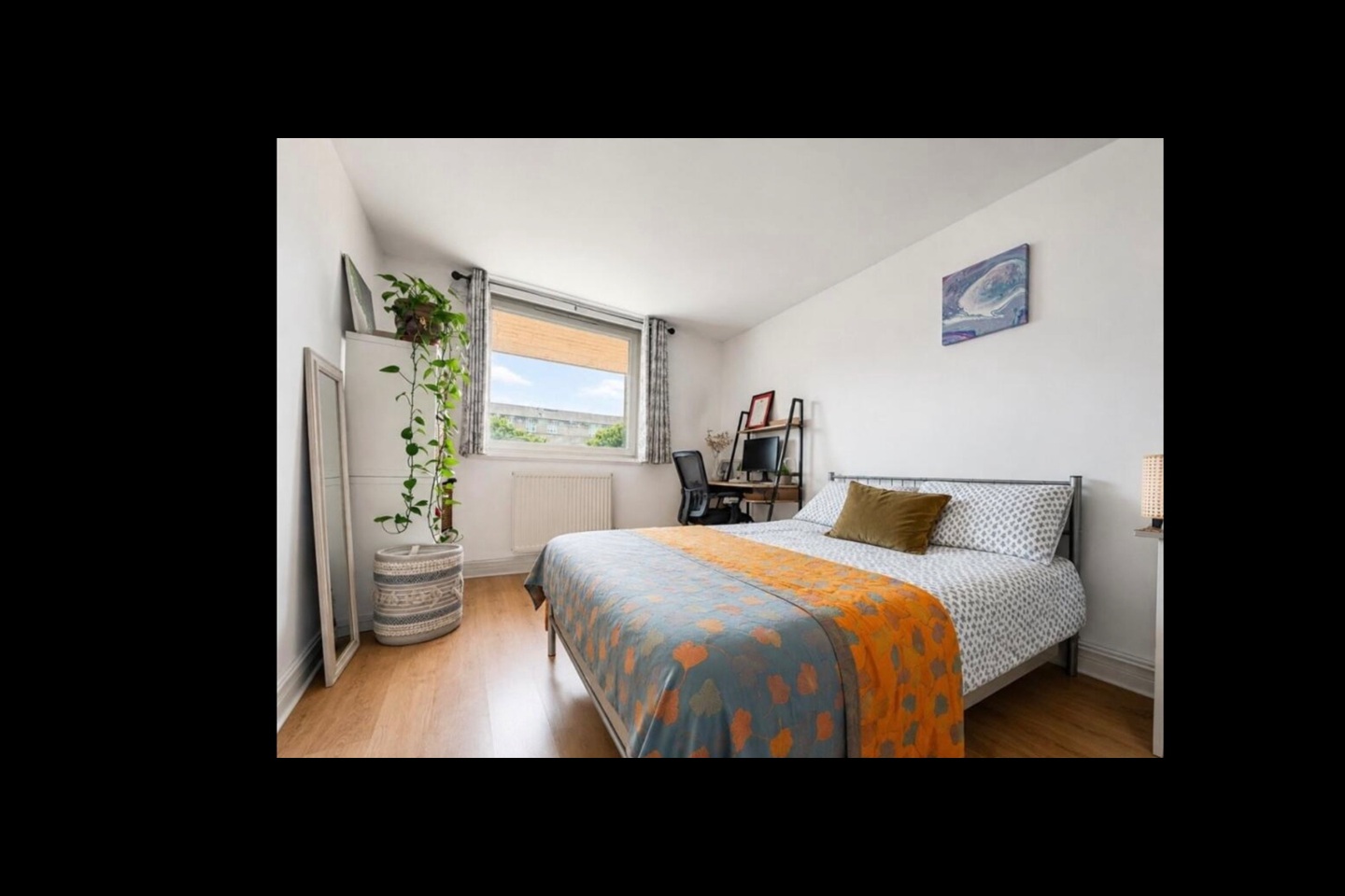 3 Bed Maisonette, Cable St, E1W photo 4
