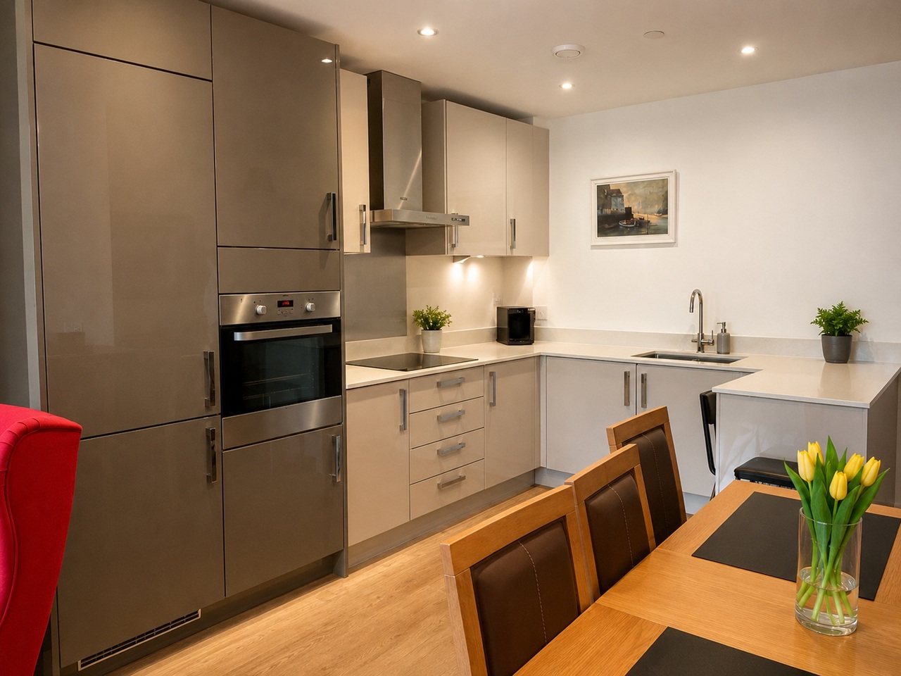 1 Bed Flat, Riverside View, RG1 photo 3