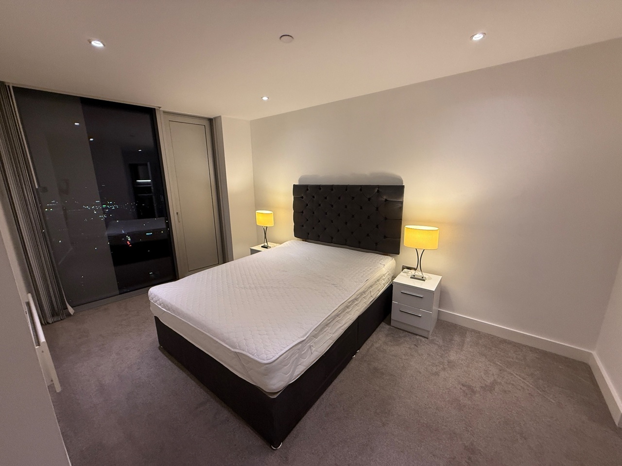 2 Bed Flat, Owen St, M15 photo 3