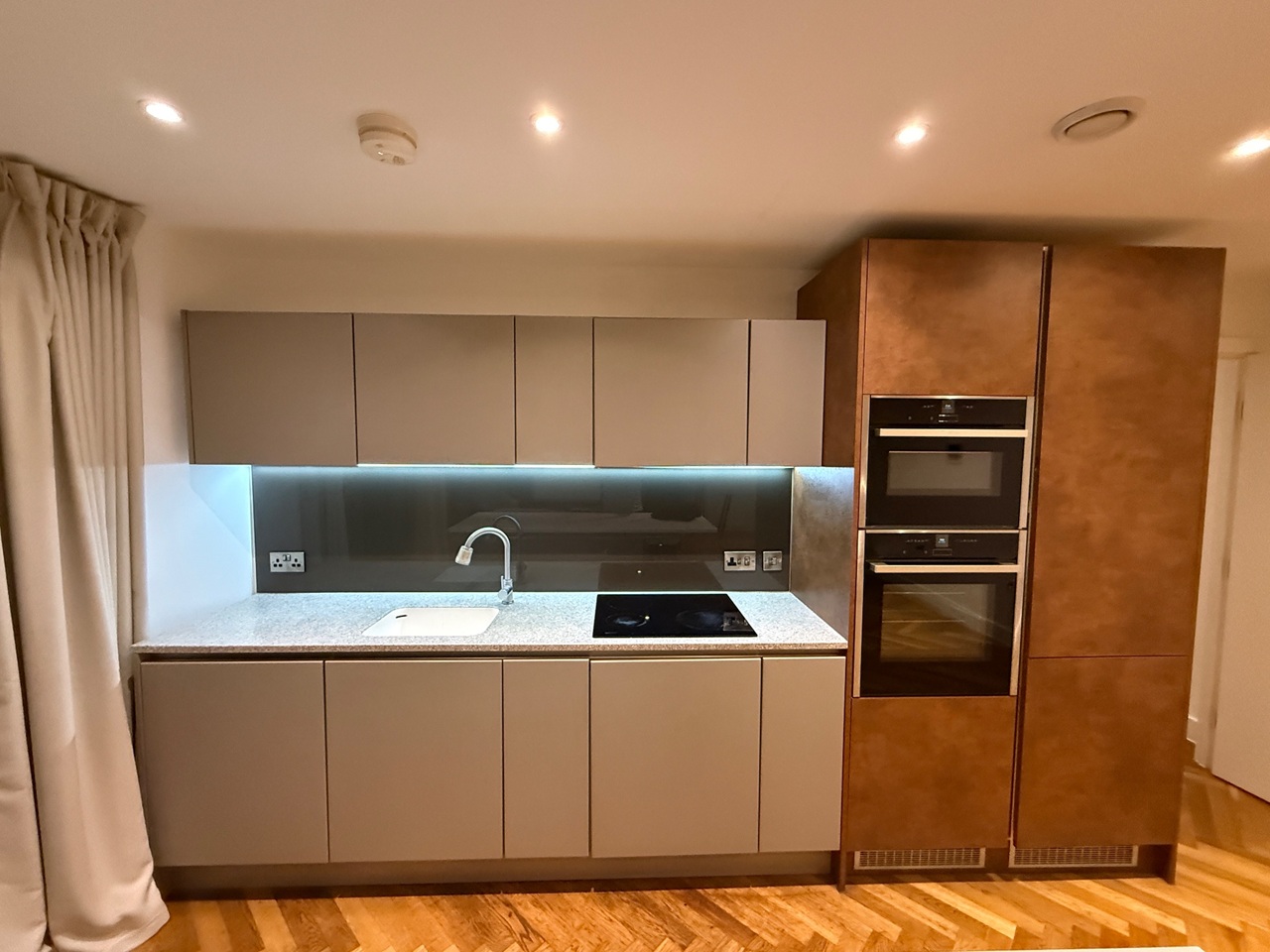 2 Bed Flat, Owen St, M15 photo 2