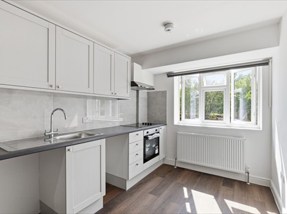 2 Bed Flat, Worsley Bridge Road, SE26