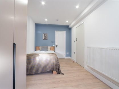 Room in a Shared House, Hook Road, KT19